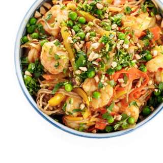 Shrimp Soba Noodles in Peanut Sauce