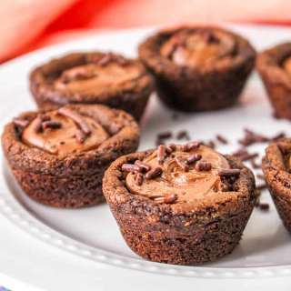 Chocolate Cookie Cups with Chocolate Frosting