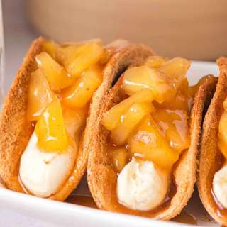 Apple Cheesecake Tacos