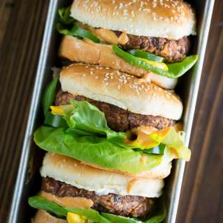 Vegetarian Chili Burgers