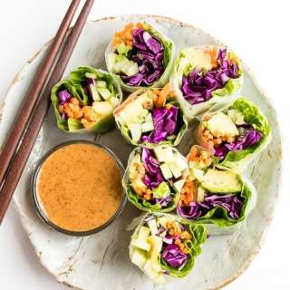 Fresh Vegetable Rolls with Peanut Sauce