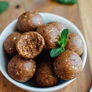 Thin Mint Protein Balls