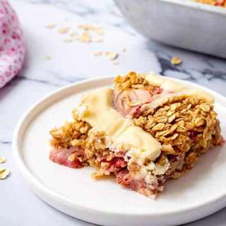 Strawberry Cheesecake Baked Oatmeal Recipe
