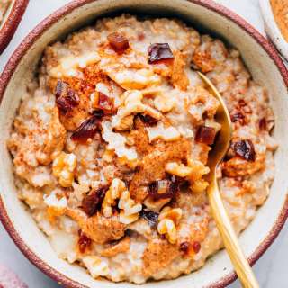 Nutty Date Oatmeal