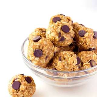 No-Bake 4-Ingredient Peanut Butter Energy Bites