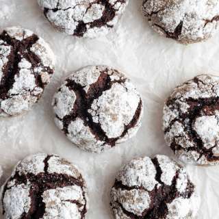 Healthy Chocolate Crinkle Cookies