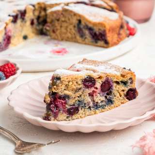 Easy Berry Cake