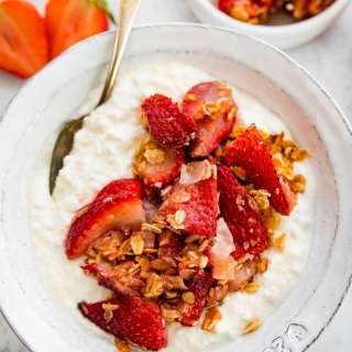 Strawberry Cottage Cheese Breakfast Bowl