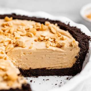 Oreo Peanut Butter Whip Pie