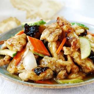 Tangsuyuk (Sweet and sour beef or pork)