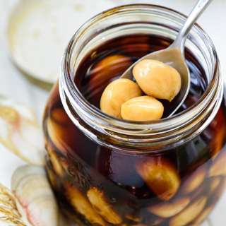 Korean Pickled Garlic (Maneul Jangajji)