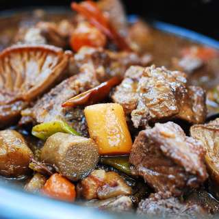 Sataejjim (Slow Cooker Braised Beef Shank)
