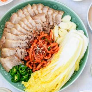 Bossam (Boiled Pork Wraps)