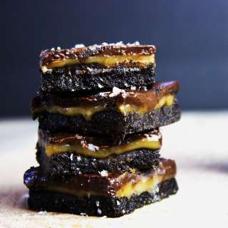 Salted Caramel & Chocolate Oreo Bars