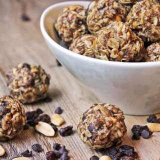 Peanut Butter & Chocolate No-Bake Granola Energy Bites