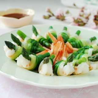 Saewu Ganghwe (Spring Onion Tied Shrimp and Asparagus)