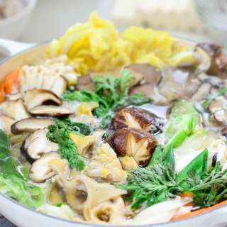 Beoseot Jeongol (Mushroom Hot Pot)