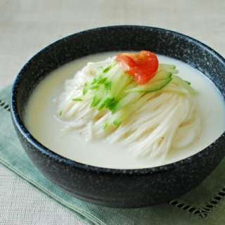 Kongguksu (Chilled Soy Milk Noodle Soup)