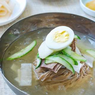 Naengmyeon (Cold Noodles)