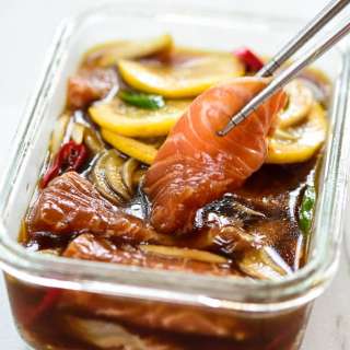 Yeoneojang (Soy Marinated Raw Salmon)