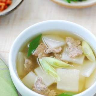 Korean Radish Soup (Muguk)