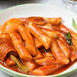 Tteokbokki - Spicy stir-fried rice cakes