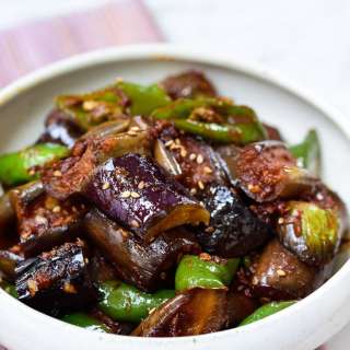 Gaji Bokkeum (Stir-fried eggplants)