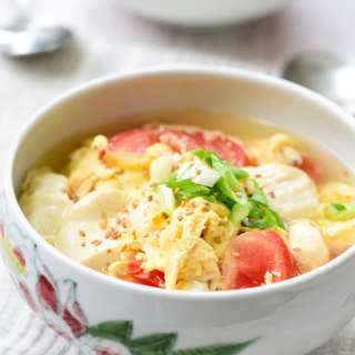 Sundubu Gyeran Guk (Soft tofu and egg soup)