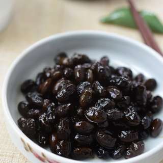 Kongjang (Soy Braised Soybeans)