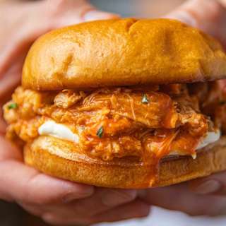Slow Cooker Buffalo Chicken Sandwiches