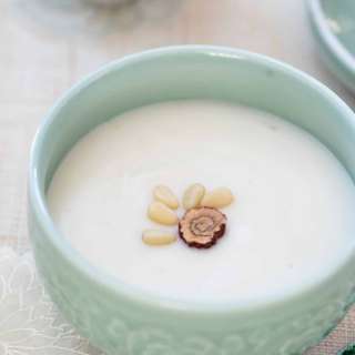 Jatjuk (Pine Nut Porridge)