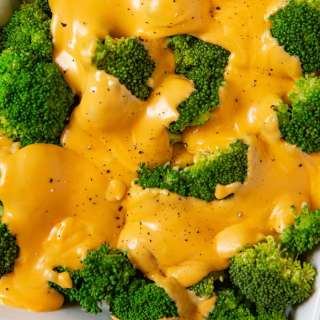 Broccoli in Cheese Sauce