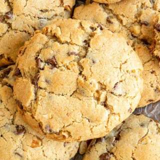 Levain Chocolate Chip Cookie (Copycat)