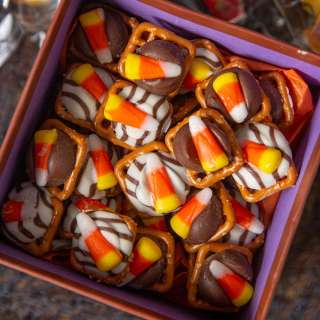 Halloween Pretzel Hugs