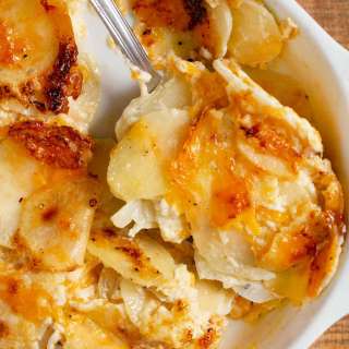 Cheesy Garlic Scalloped Potatoes