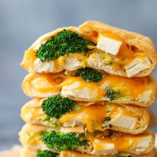 Cheesy Chicken and Broccoli Pockets