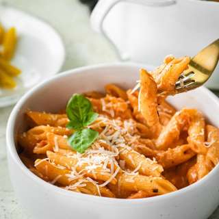 Pink Sauce Pasta (Parma Rosa)