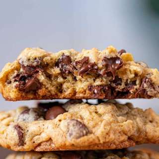 Oatmeal Chocolate Chip Cookies