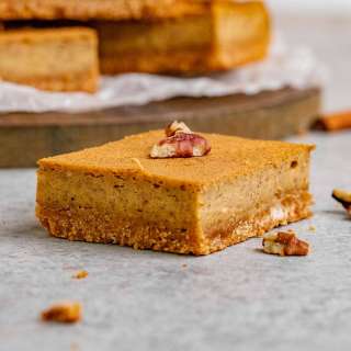 Gingerbread Cheesecake Bars
