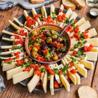 Olive and Cheese Ring