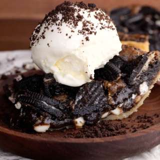 Oreo Chunk Cookie Pie