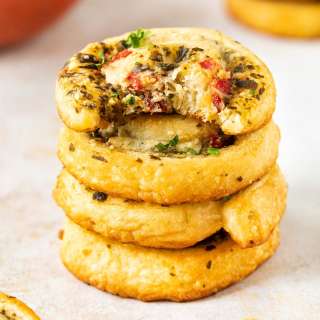 Cheesy Pesto Pinwheels