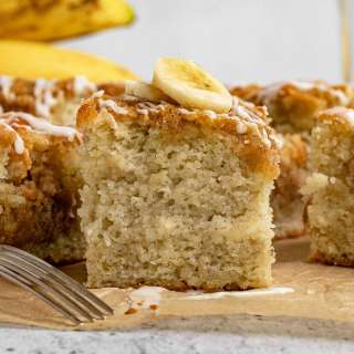 Banana Bread Crumb Cake