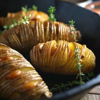 Hasselback Potatoes with Easy Garlic Confit