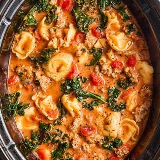 Slow Cooker Tortellini Soup