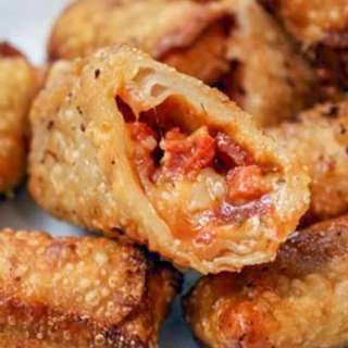 Pepperoni Pizza Egg Rolls