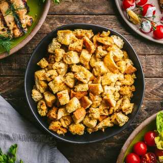 Homemade Garlic Croutons