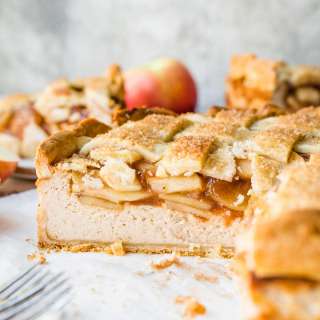 Apple Pie Cheesecake