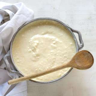 Sweet cheese filling for baked pastries