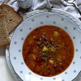 Gulášová polévka - Czech Style Goulash Soup
